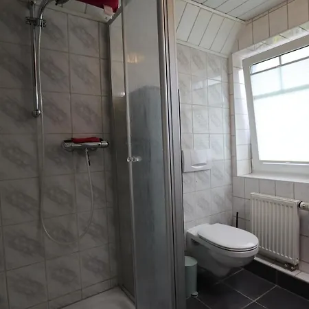 Semesterbostad Haus Flieder