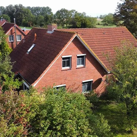 Semesterbostad Haus Flieder